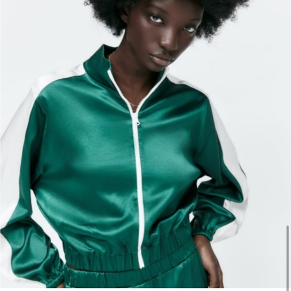 Satin like green track suit Zara with white piping - Picture 3 of 14